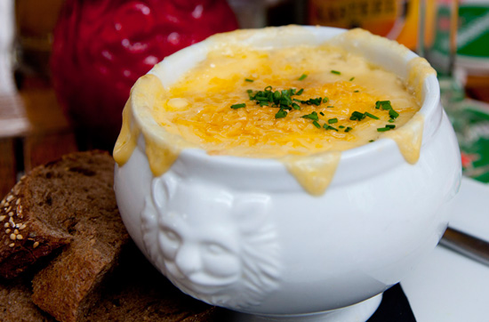 Луковый суп с пивом