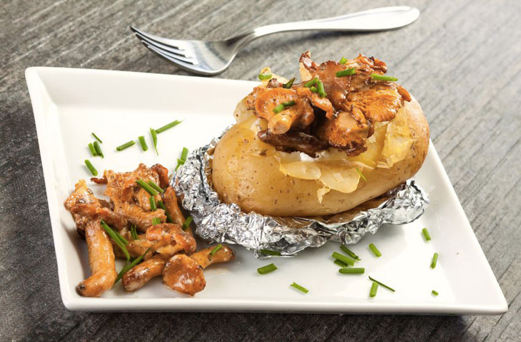 Печеный картофель с грибами