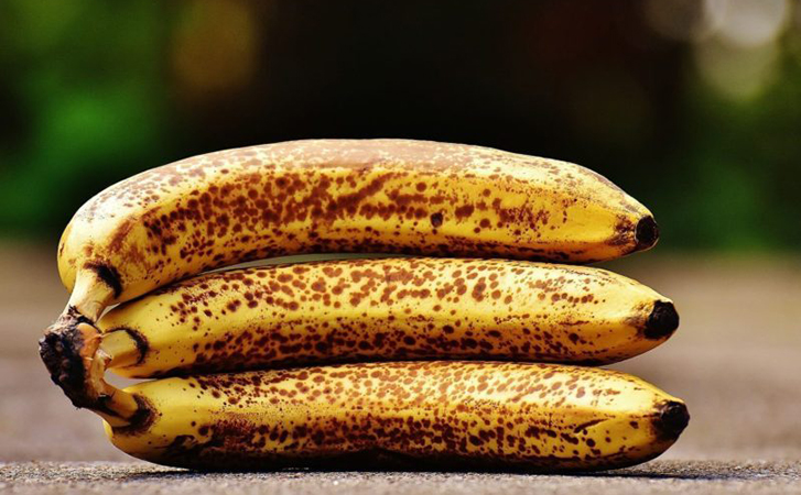 Цвет банана влияет на его пользу: почему перезрелые бананы лучше избегать