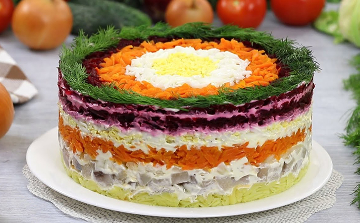 Селедка под шубой двойная, оригинальная. Собираем слои по два раза и ...