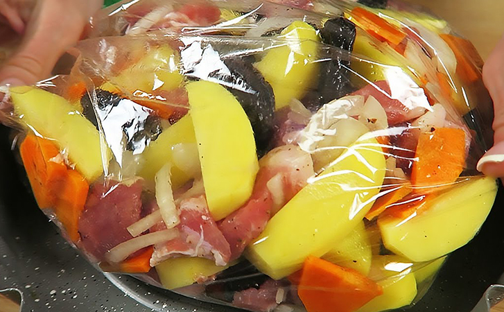 Овощное рагу в собственном соку. Тушим зимние овощи в пакете и они ...