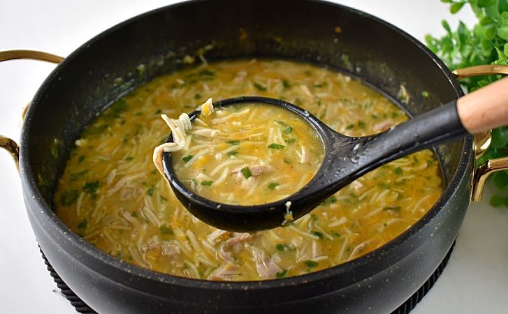 Гороховый суп с куриным окорочком