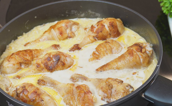 Как приготовить рецепт Куриные ножки в духовке со сметаной и сыром