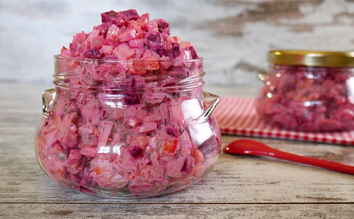 Селедка под шубой и винегрет в одном салате. Финский Росоли разберут ...